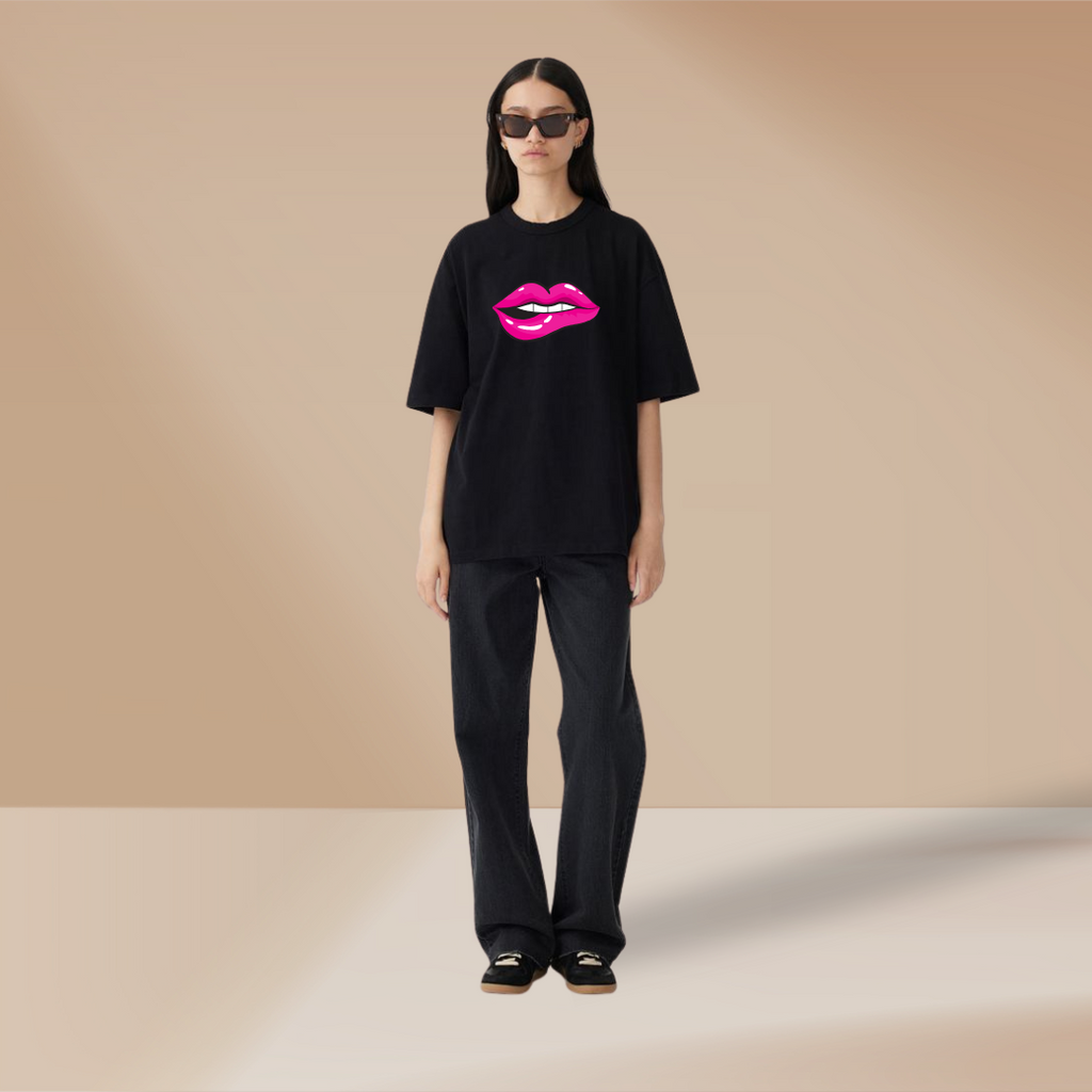 Lip Lock Heat – Where Bold Expression Meets Urban Seduction